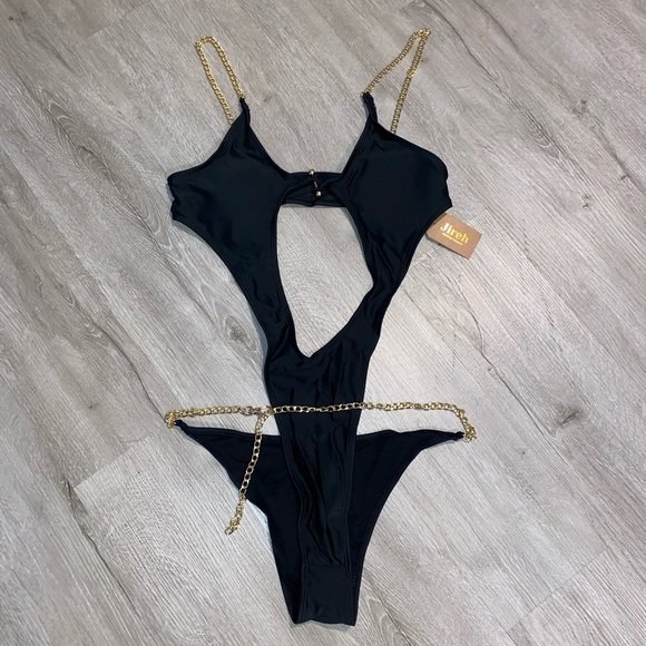 Black bikini with chain - Picture 2 of 4